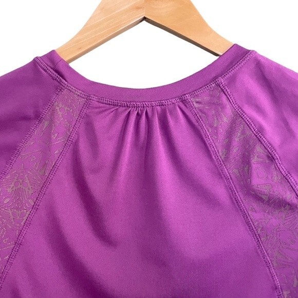 Athleta Ruched Activewear Tee Beet Purple Women’s Size Small Workout Athleisure - Picture 5 of 10
